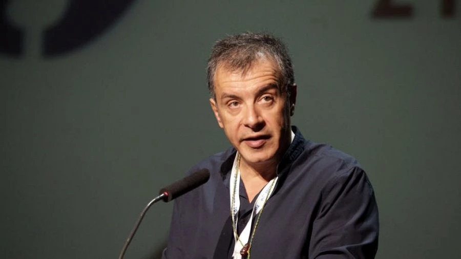 Θεοδωράκης: Ναι στον χωρισμό κράτους – εκκλησίας – Το ουδετερόθρησκο σχολείο είναι η εξέλιξη